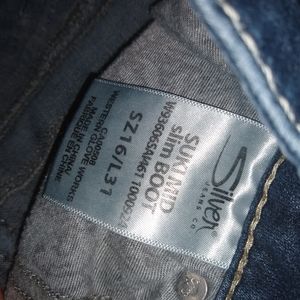 Woman's silver jeans Suki mid slim boot